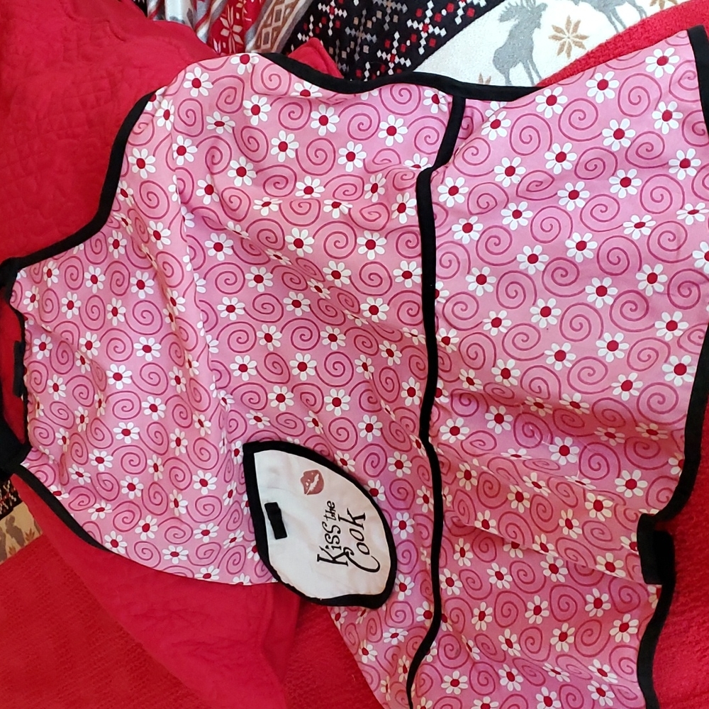 NWOT Kiss me Cooking Apron